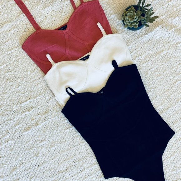 Corset Knit Bodysuit | Black - Picture 2 of 3